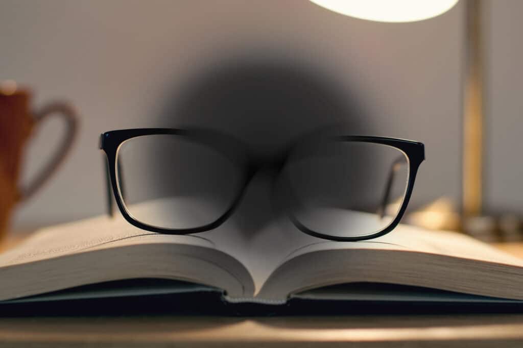 Macular Hole Vision Simulation